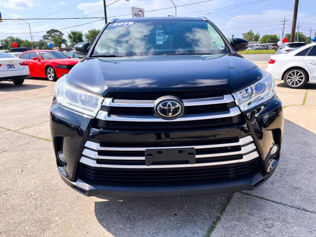 Vehicle image 12 of 41