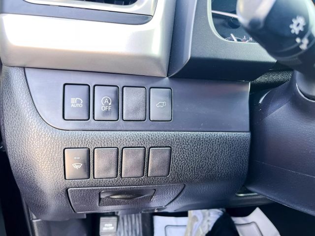 Vehicle image 23 of 41