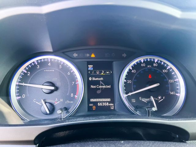 Vehicle image 19 of 41