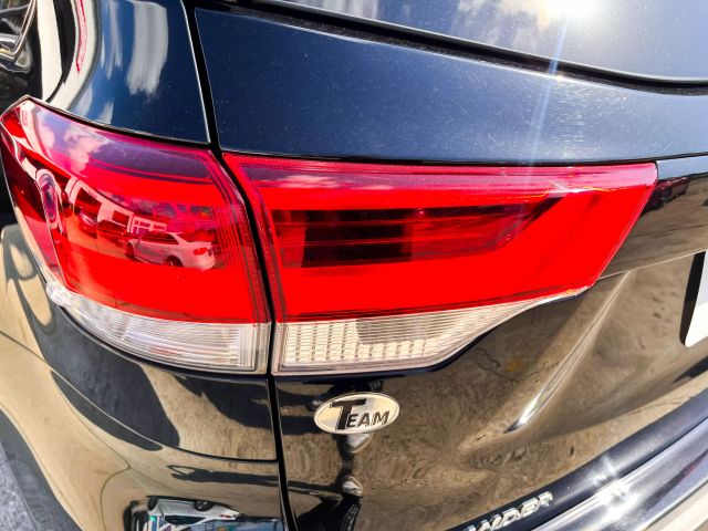 Vehicle image 14 of 41