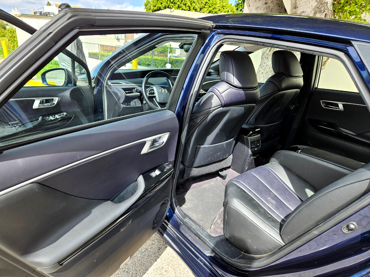 Vehicle image 19 of 24