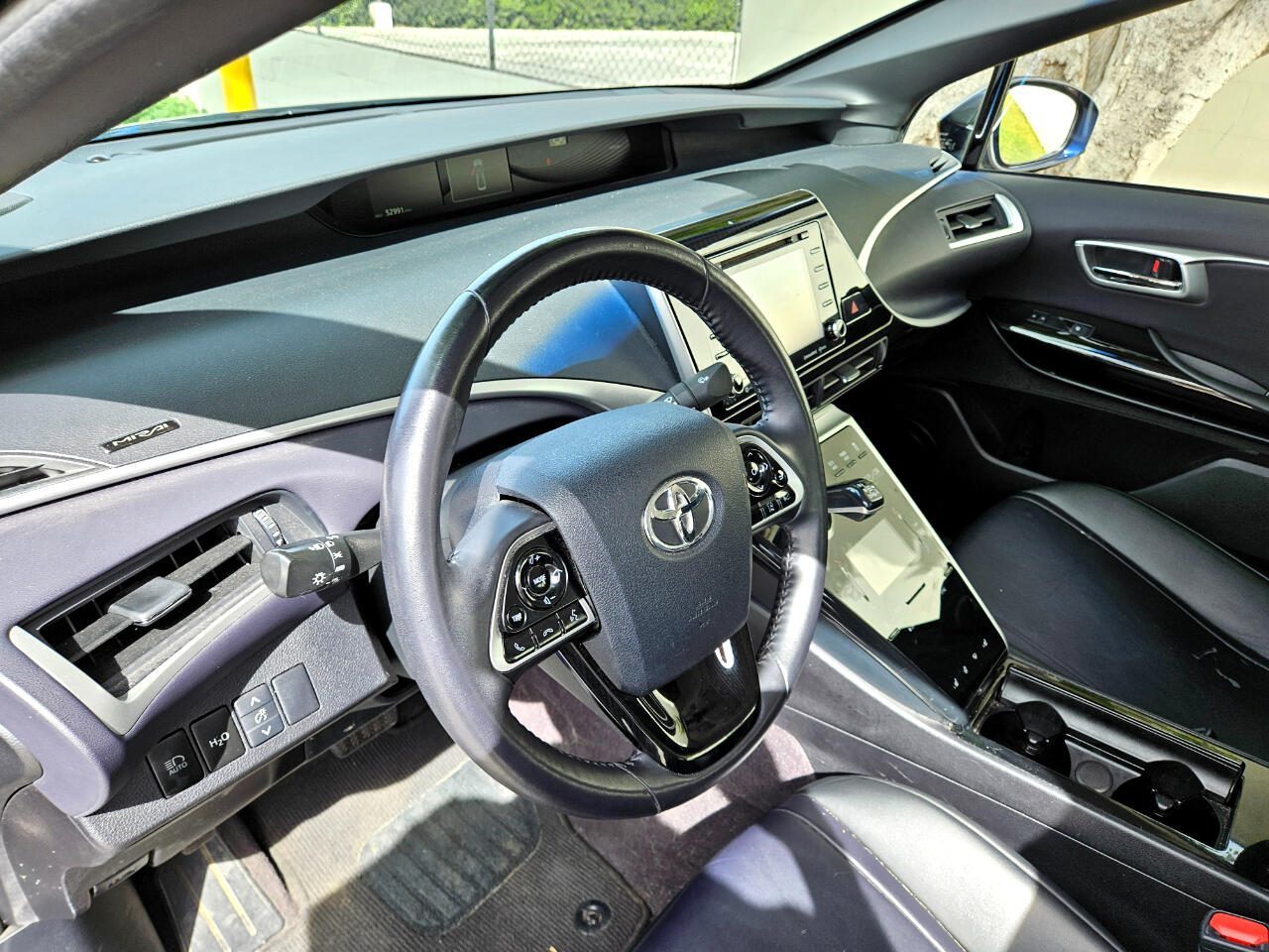 Vehicle image 15 of 24