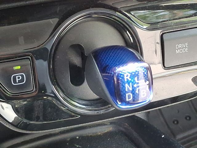 Vehicle image 14 of 31