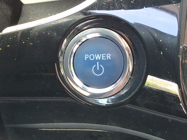Vehicle image 22 of 31