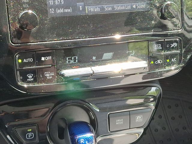 Vehicle image 15 of 31