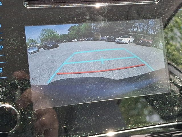 Vehicle image 17 of 31
