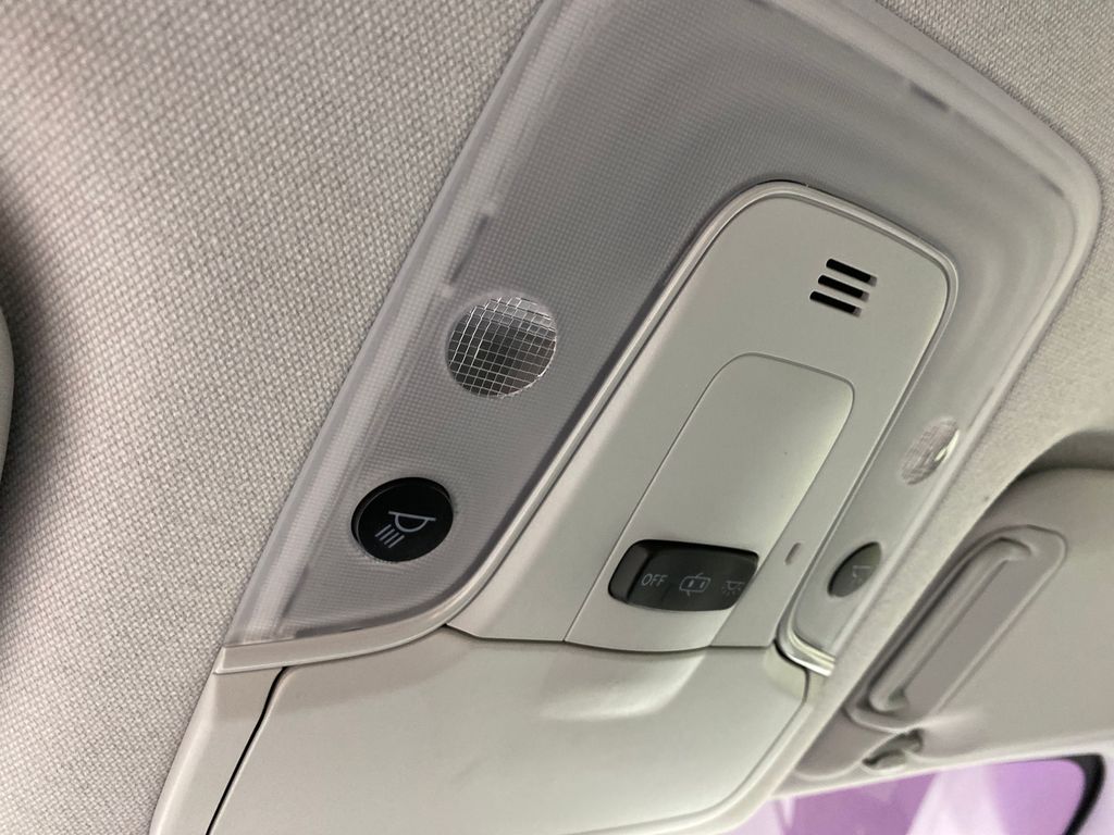 Vehicle image 22 of 41