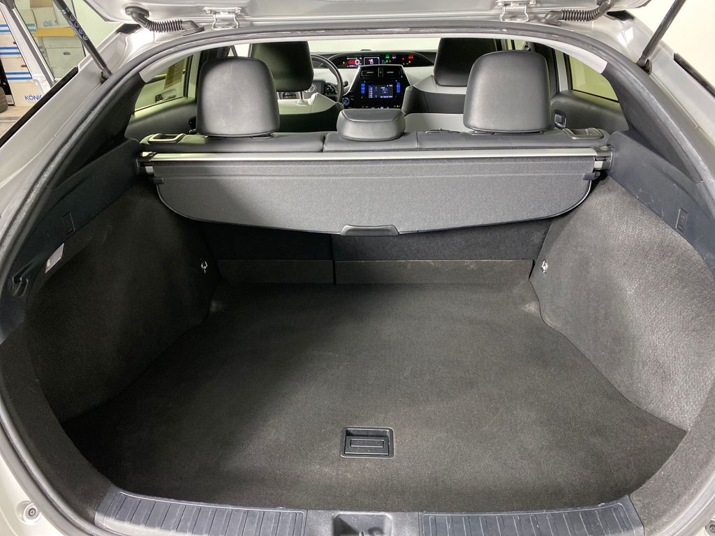 Vehicle image 25 of 41