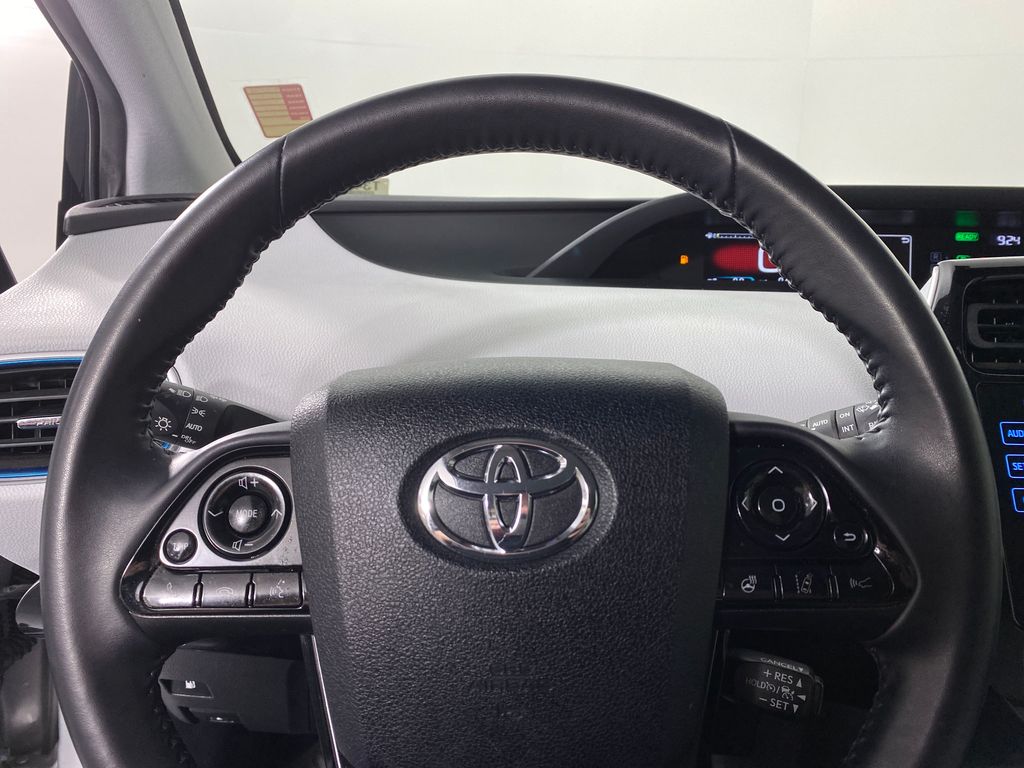 Vehicle image 12 of 41