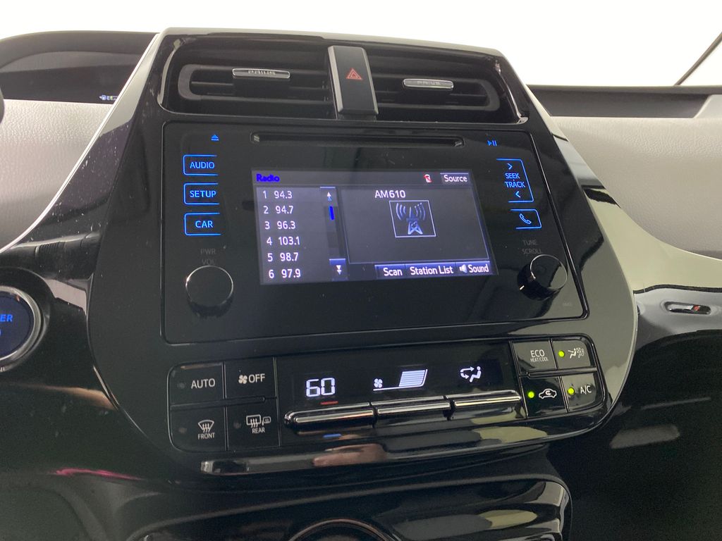 Vehicle image 17 of 41