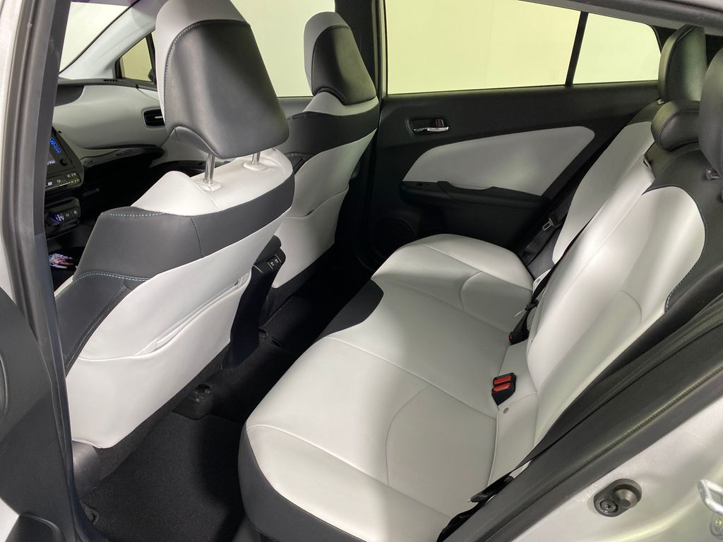 Vehicle image 24 of 41