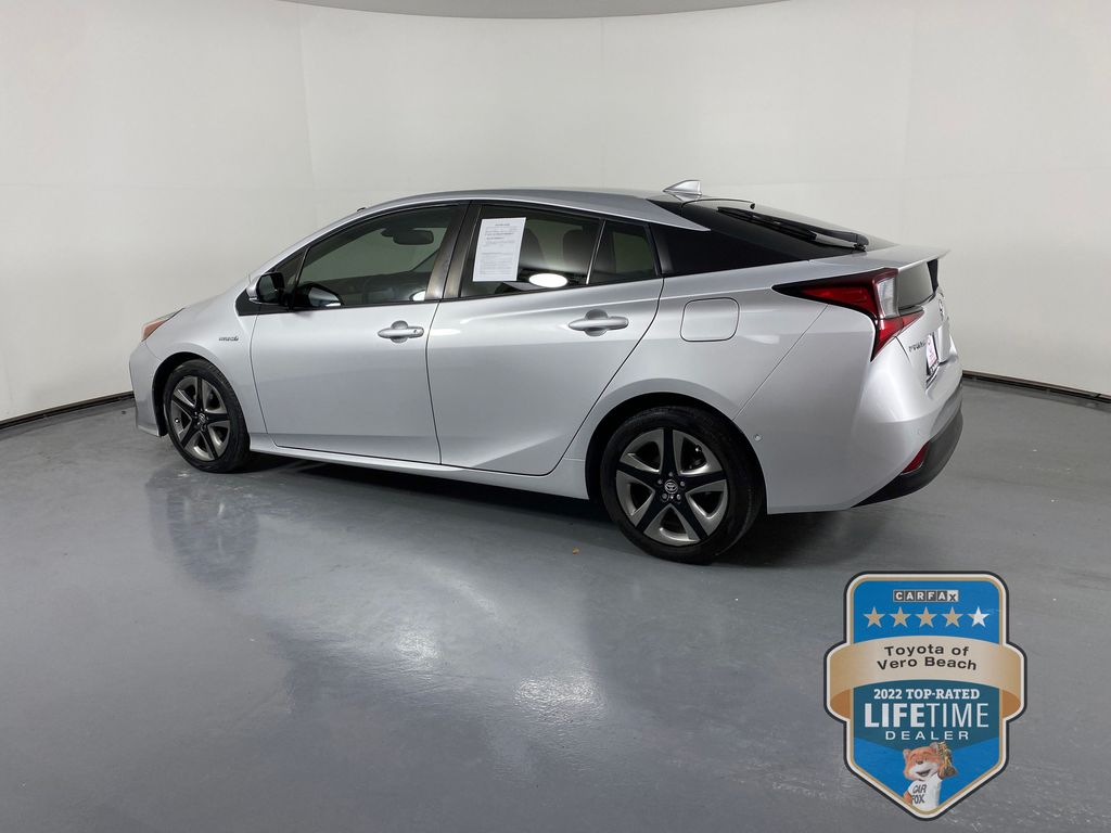 Vehicle image 6 of 41