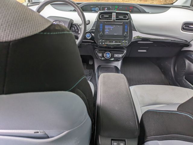 Vehicle image 20 of 30