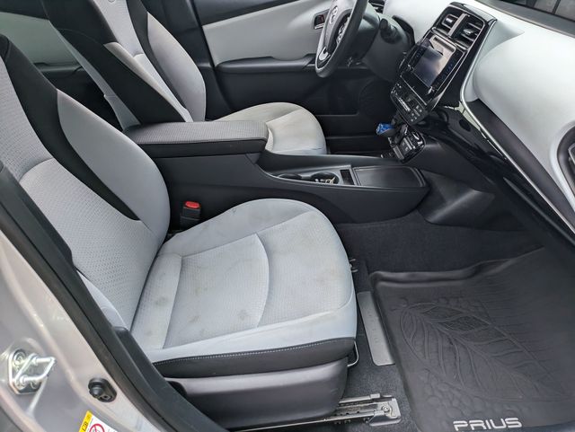 Vehicle image 25 of 30
