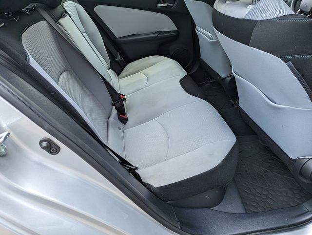 Vehicle image 24 of 30