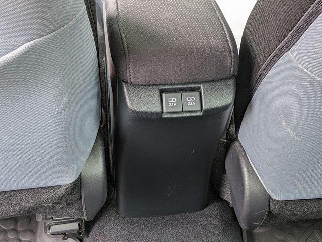 Vehicle image 21 of 30