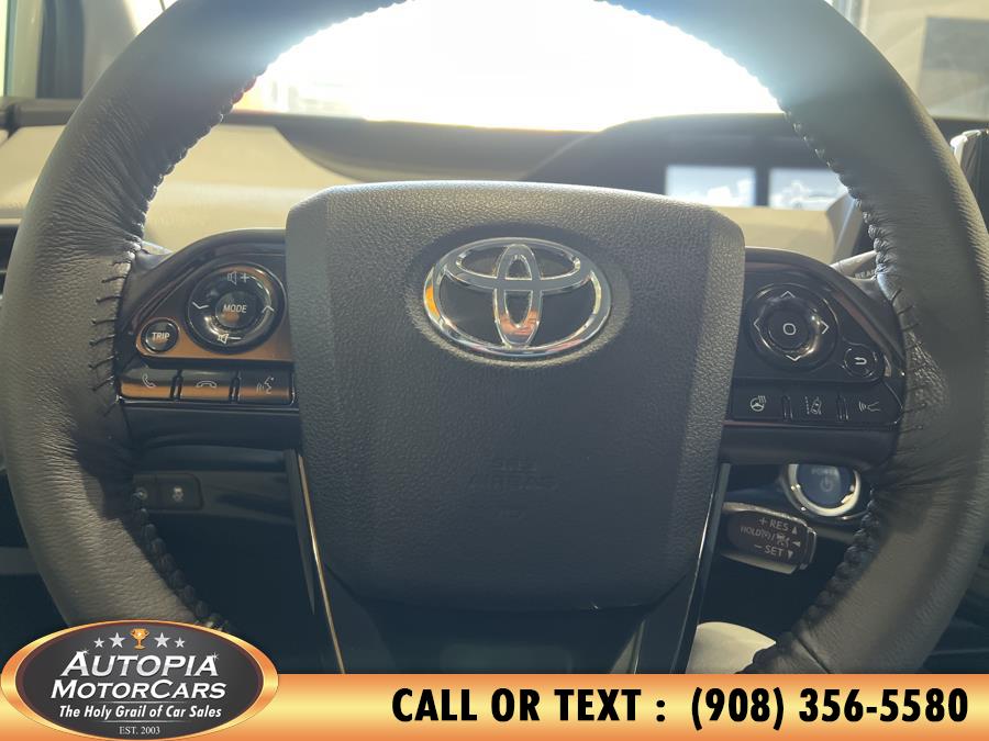 Vehicle image 29 of 44
