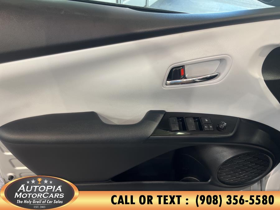Vehicle image 26 of 44