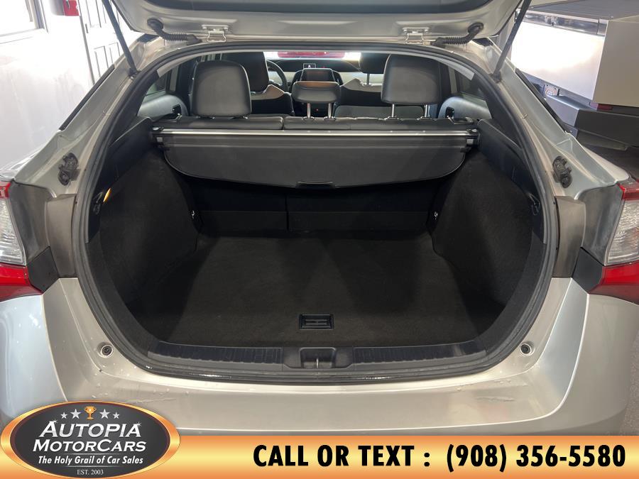 Vehicle image 25 of 44