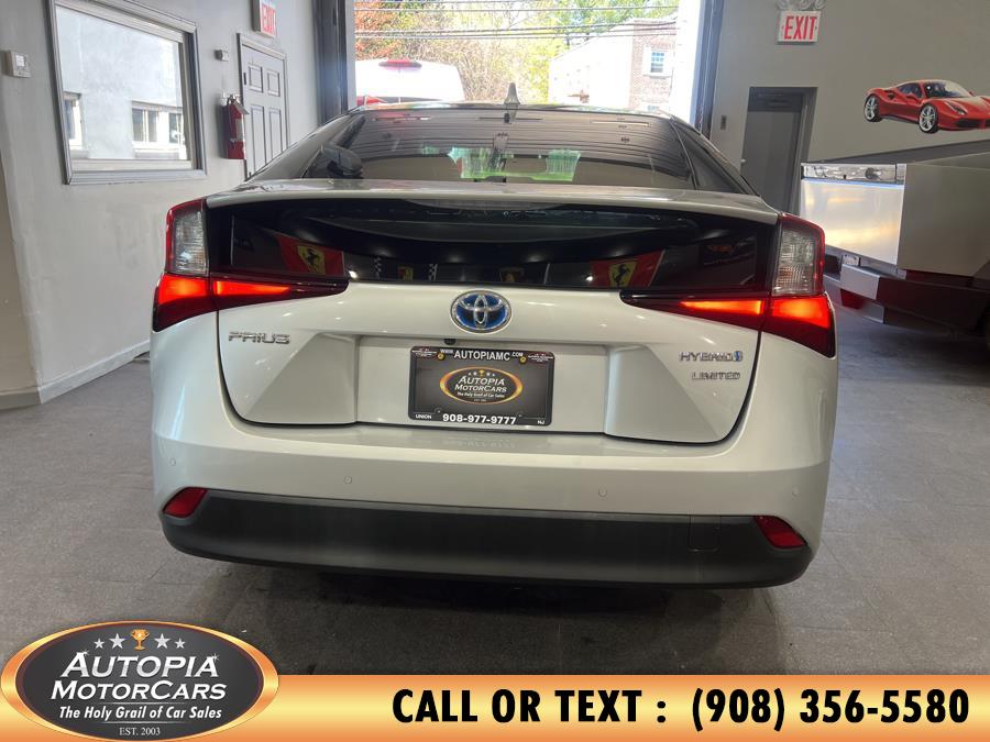 Vehicle image 13 of 44