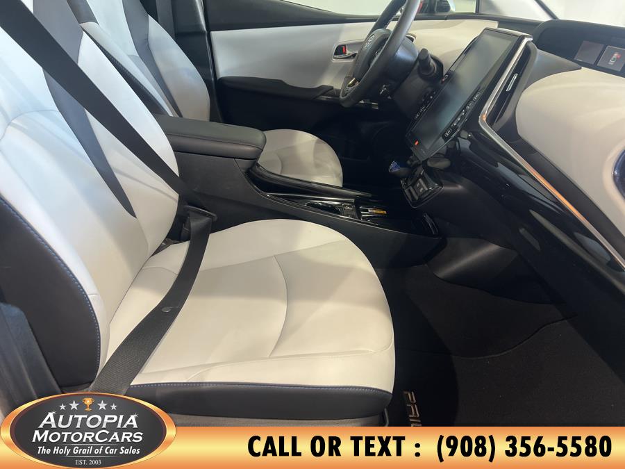 Vehicle image 19 of 44