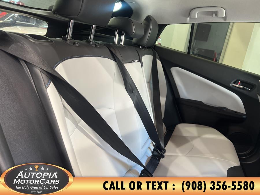 Vehicle image 22 of 44