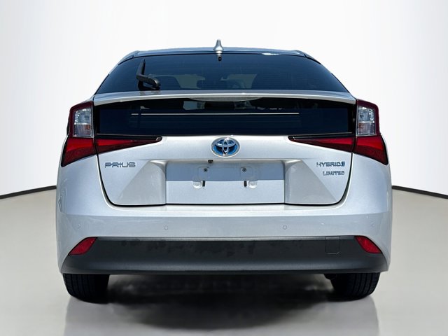 Vehicle image 10 of 43