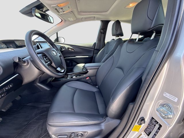 Vehicle image 19 of 43