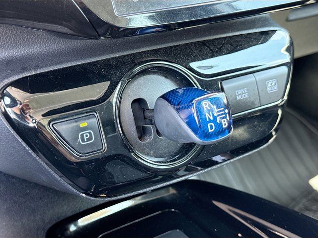 Vehicle image 29 of 43