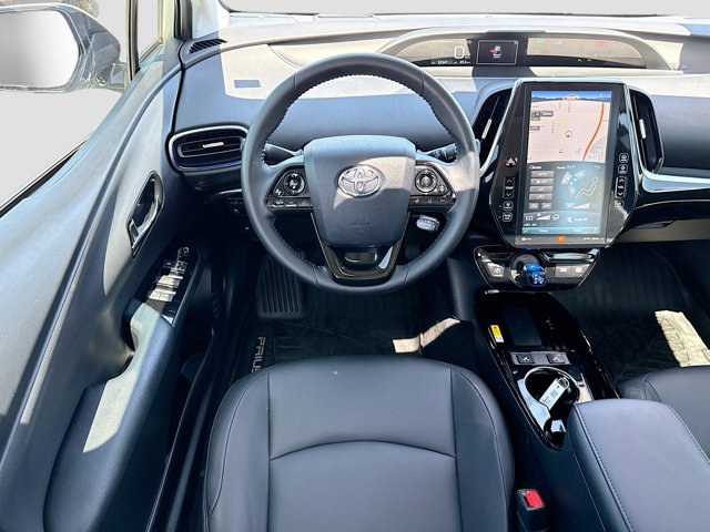 Vehicle image 17 of 43