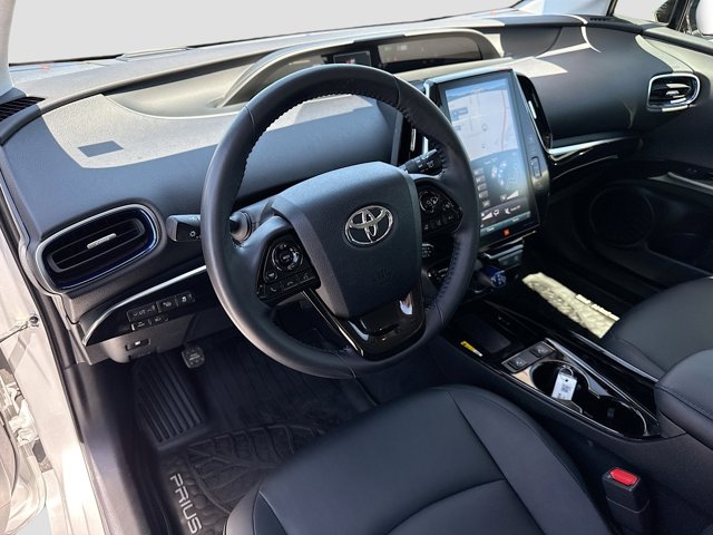 Vehicle image 16 of 43