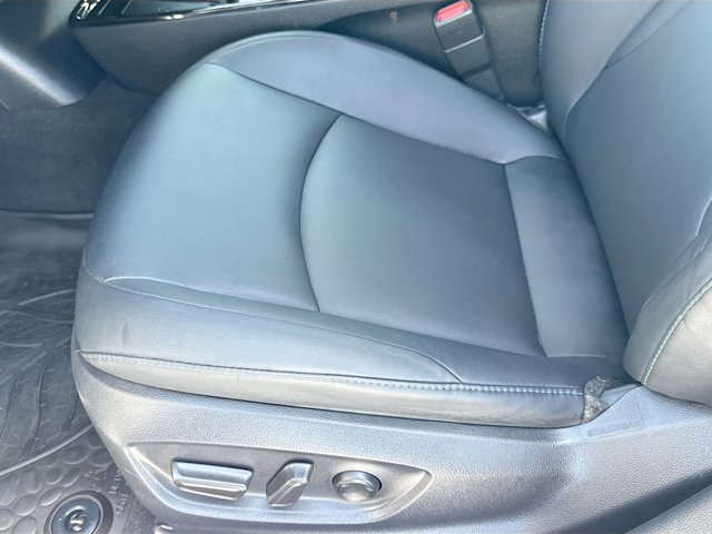 Vehicle image 33 of 43