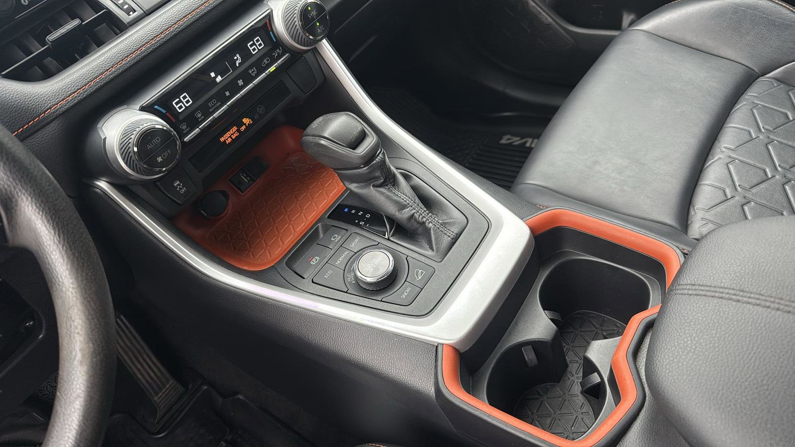Vehicle image 23 of 31