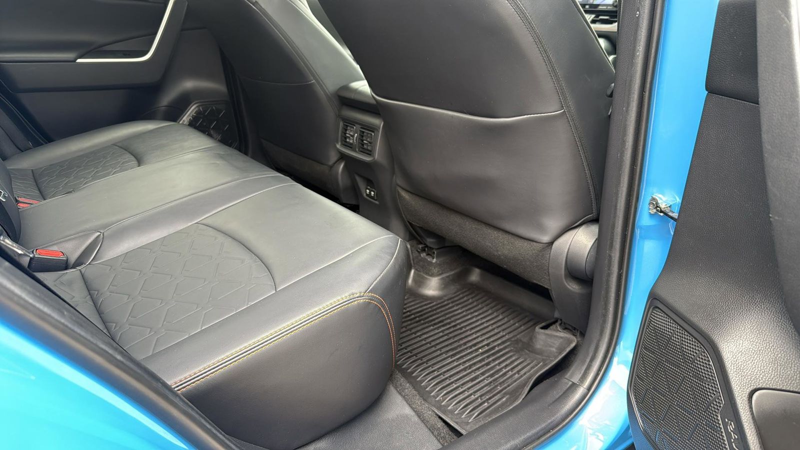Vehicle image 29 of 31