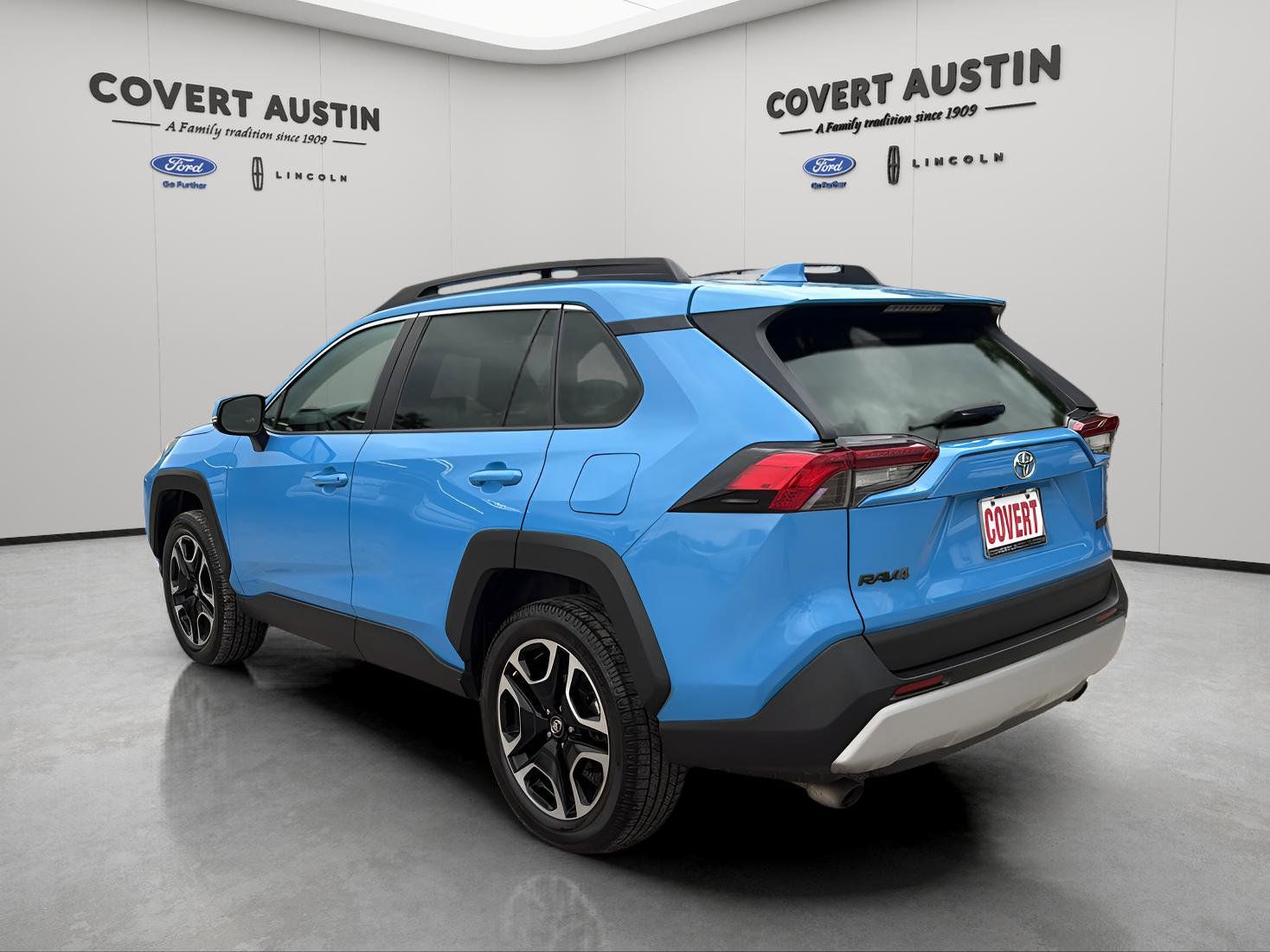 Vehicle image 8 of 31