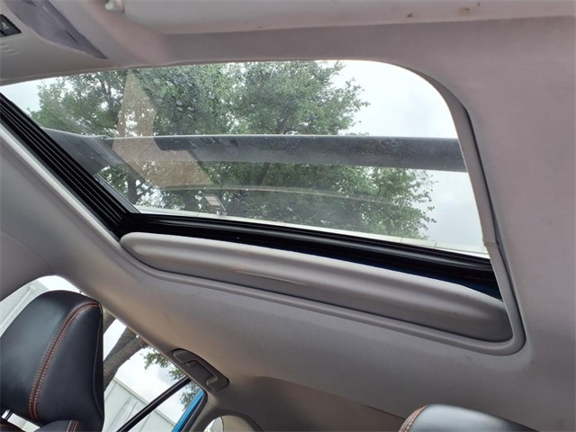 Vehicle image 10 of 25