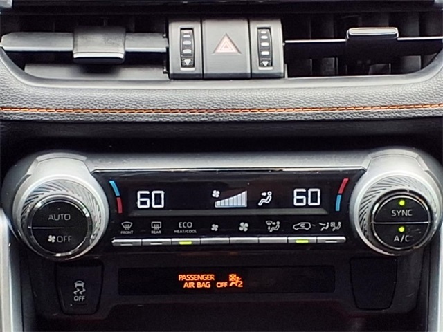 Vehicle image 18 of 25