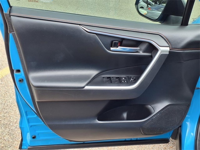 Vehicle image 9 of 25