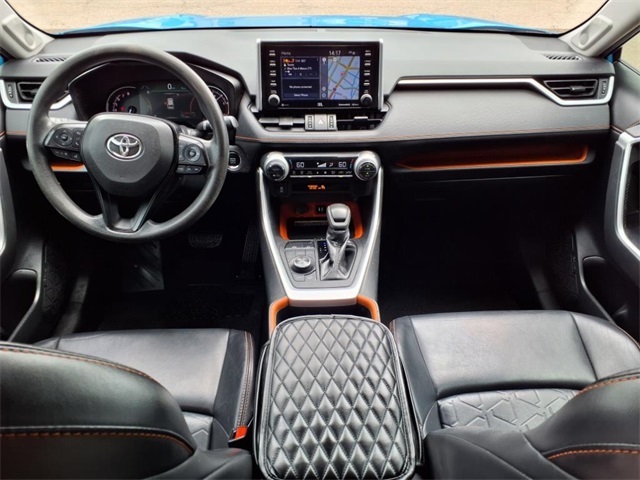 Vehicle image 16 of 25