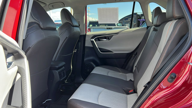 Vehicle image 13 of 29