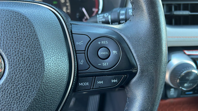 Vehicle image 25 of 29