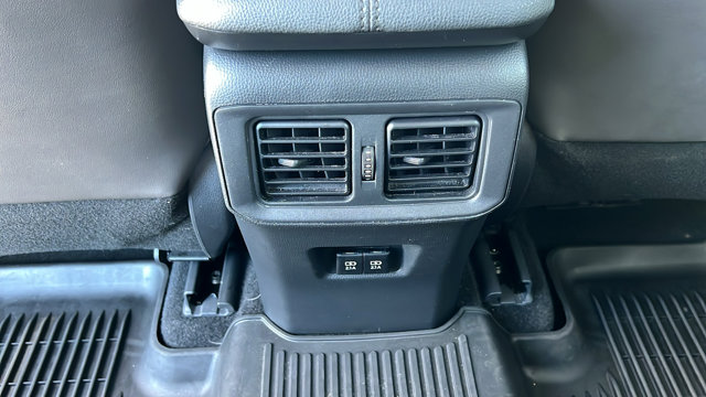 Vehicle image 15 of 29