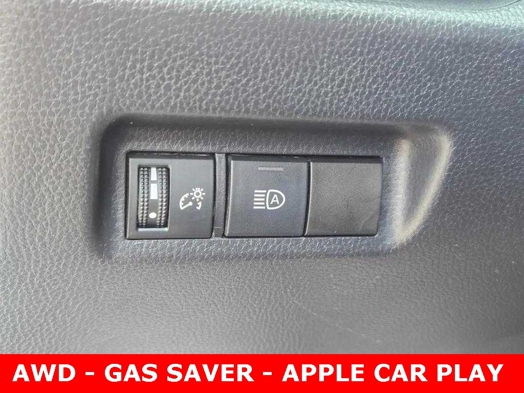 Vehicle image 25 of 35