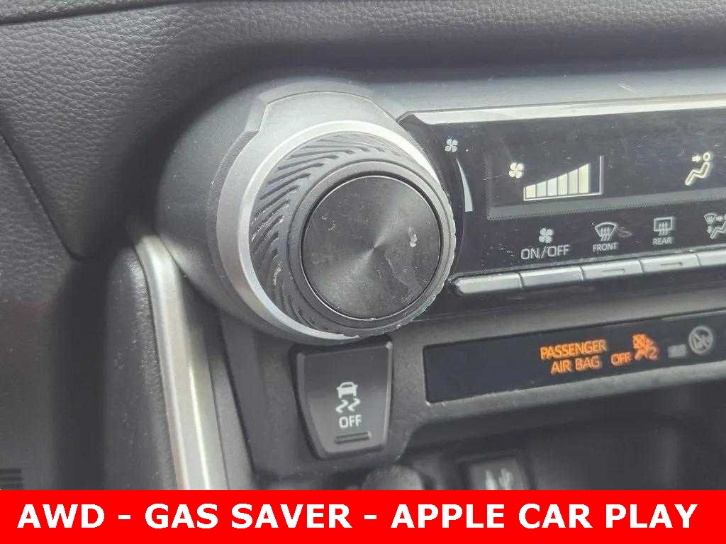 Vehicle image 28 of 35