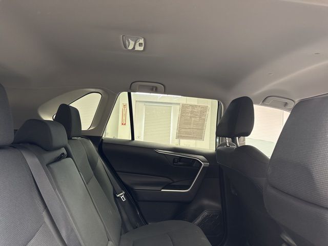 Vehicle image 8 of 23