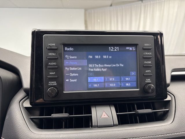 Vehicle image 20 of 23