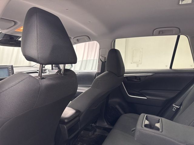 Vehicle image 9 of 23