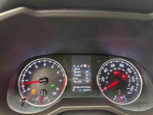 Vehicle image 17 of 23