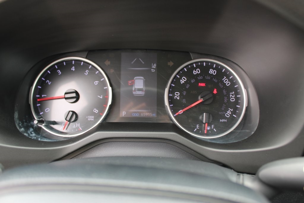 Vehicle image 19 of 28