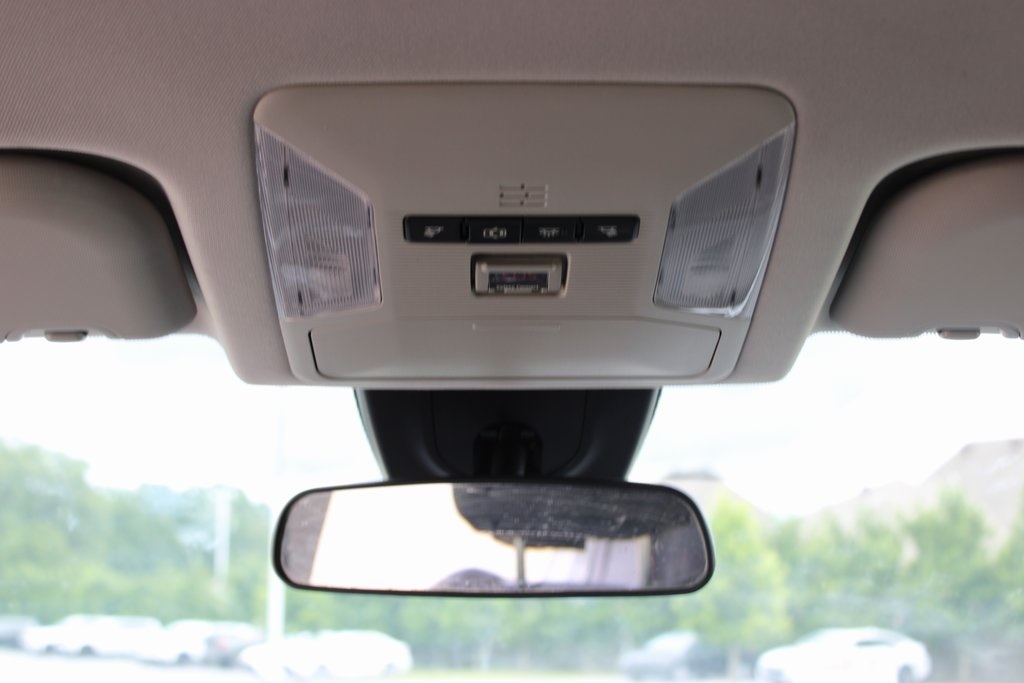 Vehicle image 20 of 28